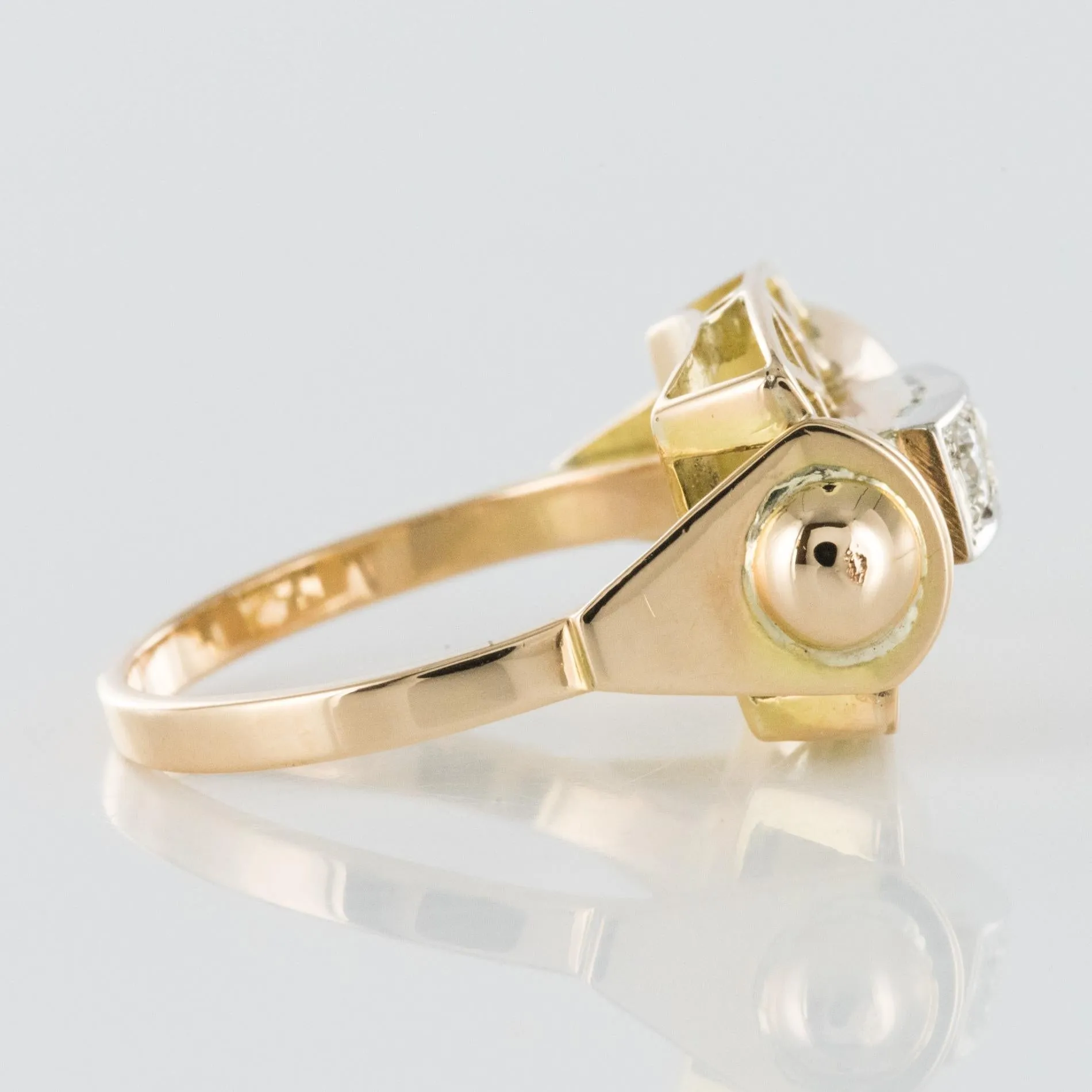 1940s 0.20 Carat Diamond 18 Karat Yellow Gold Retro Ring