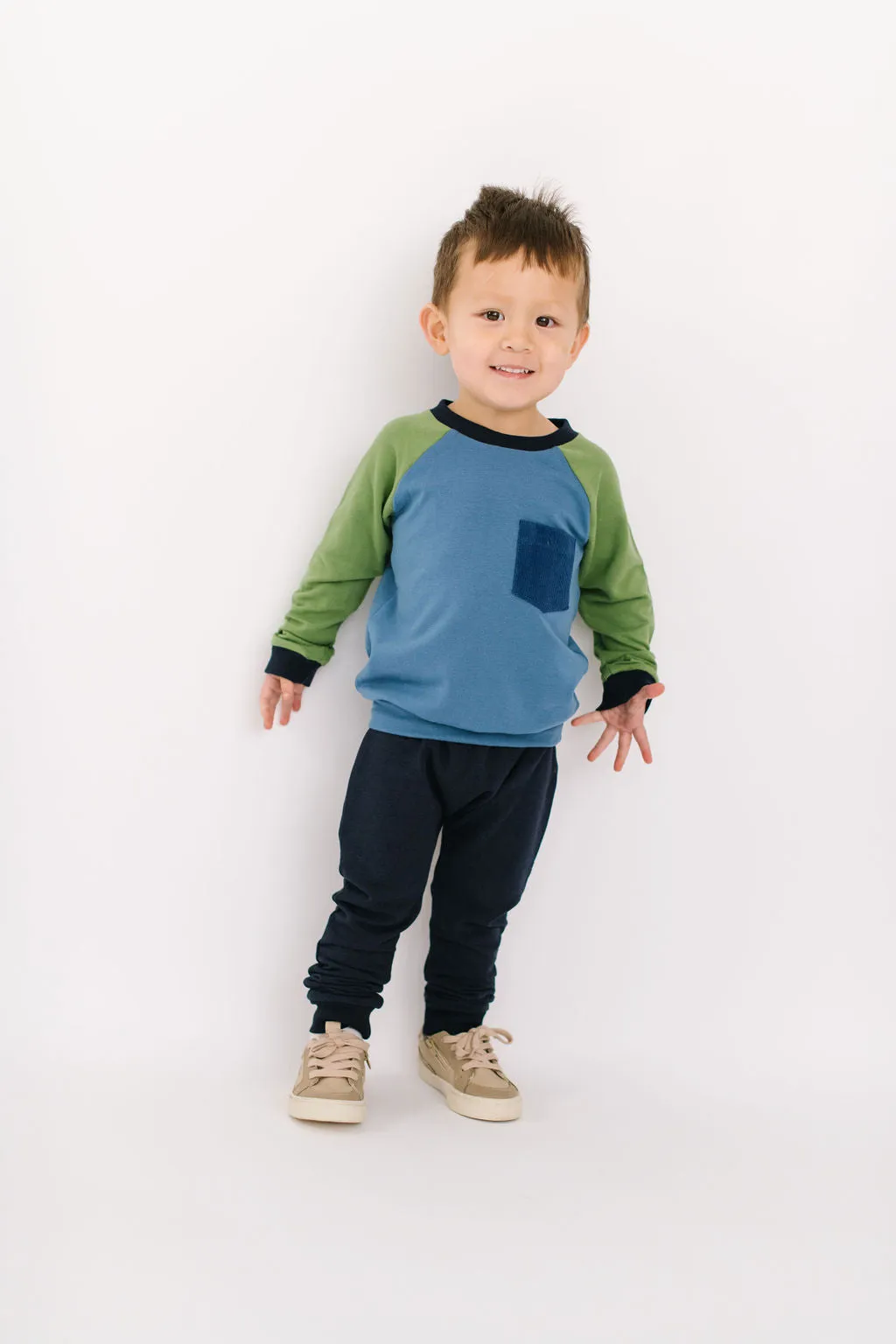 Bamboo Raglan Pullover in Pacific Colorblock